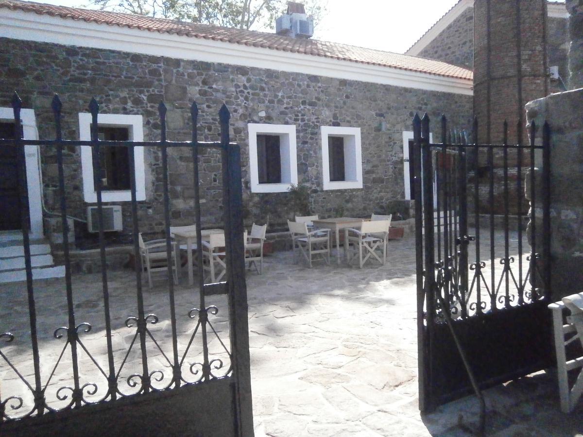 Olive Press Hotel & Apartments Mithimna Extérieur photo